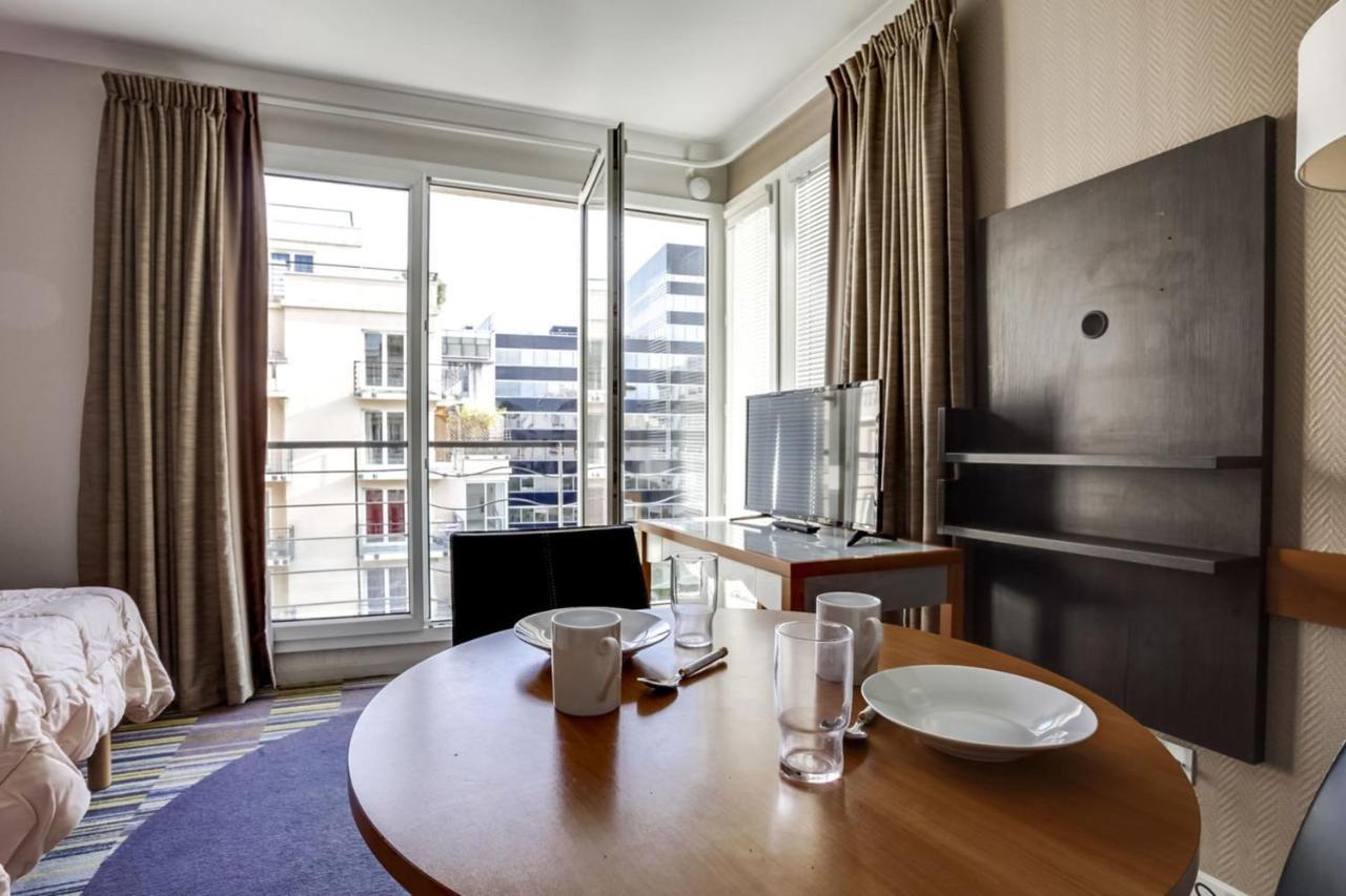 GuestReady - Cozy Studio near Porte de Versailles Metro Issy-les-Moulineaux Exterior foto